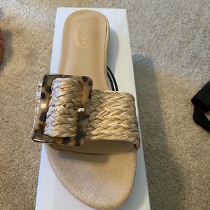 NIB Scoop Slip on Raffia Sandals